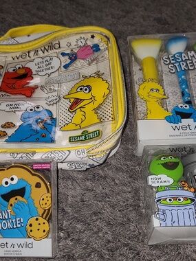 Sesame Street 4 piece accessory kit New!